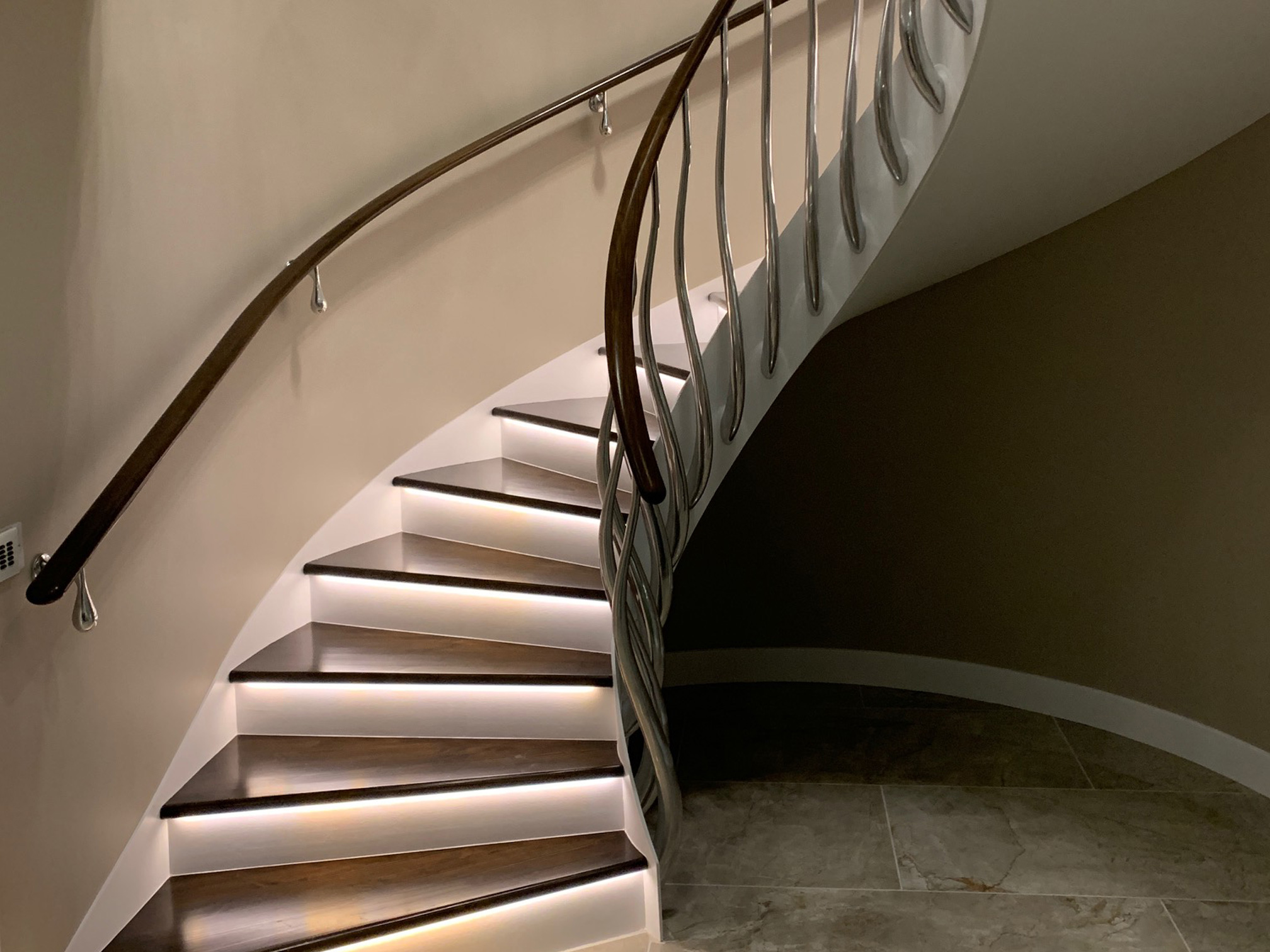wisp3 Wave Balustrade - Bright Polish