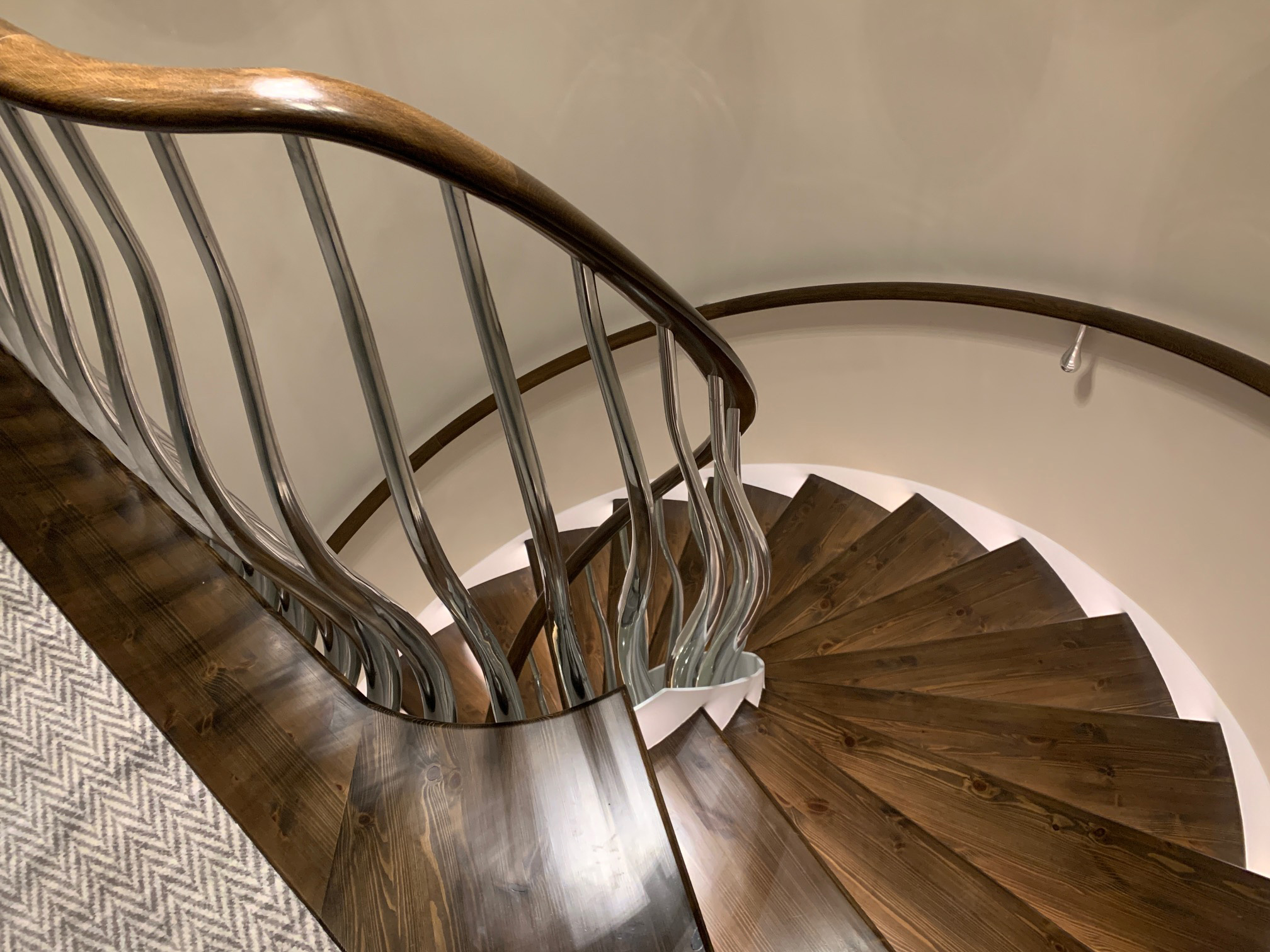 wisp4 Wave Balustrade - Bright Polish